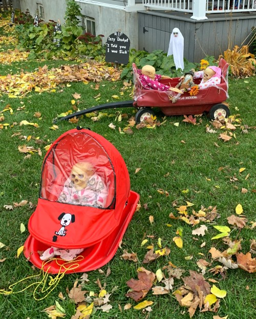 [Baby Skeletons in the Front Yard]