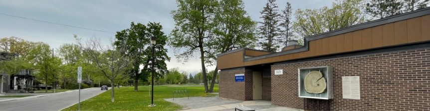 [Fieldhouse in Champlain Park]